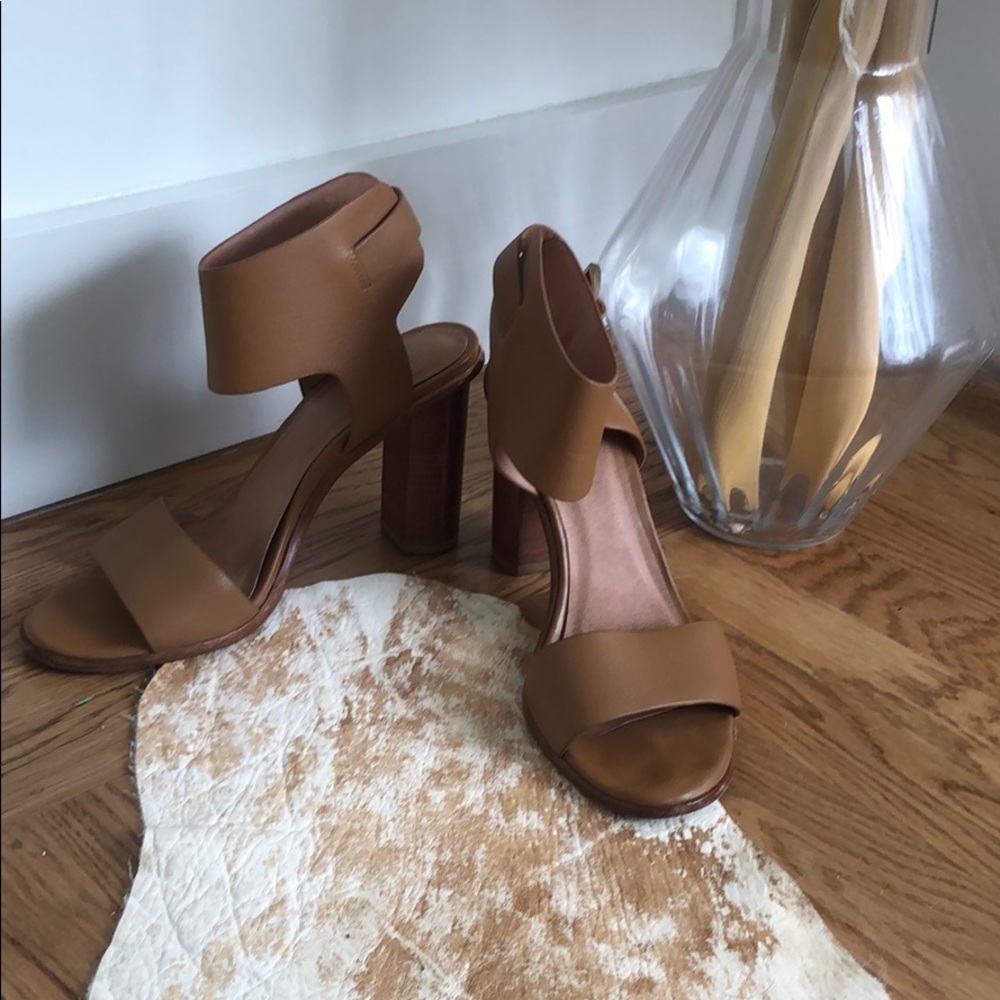 Joie heels